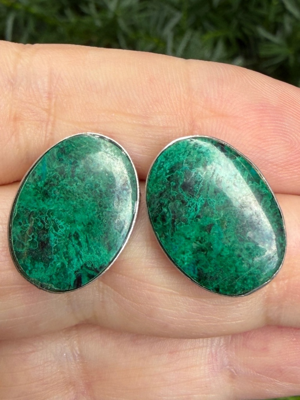 VINTAGE LARGE OVAL GREEN CHRYSOCOLLA STUDS EARRINGS 925 STERLING SILVER